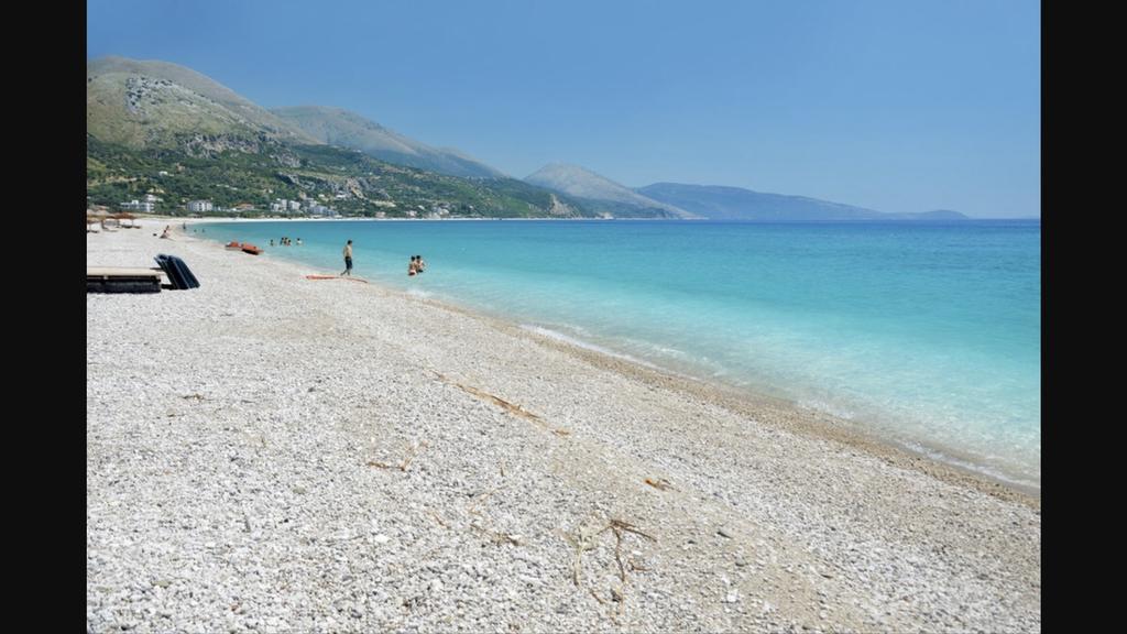 Villa Goxhi Borsh Esterno foto